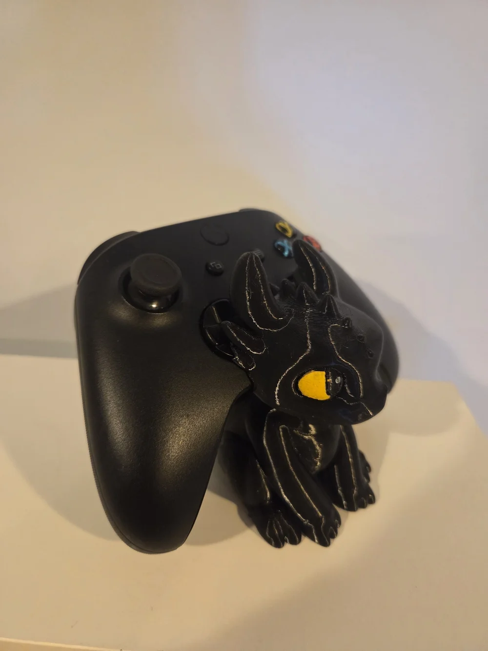 Black Dragon Controller Stand with Yellow Eyes